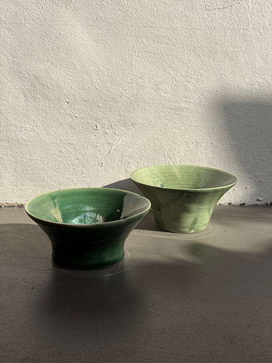 Bossy dark green bowl