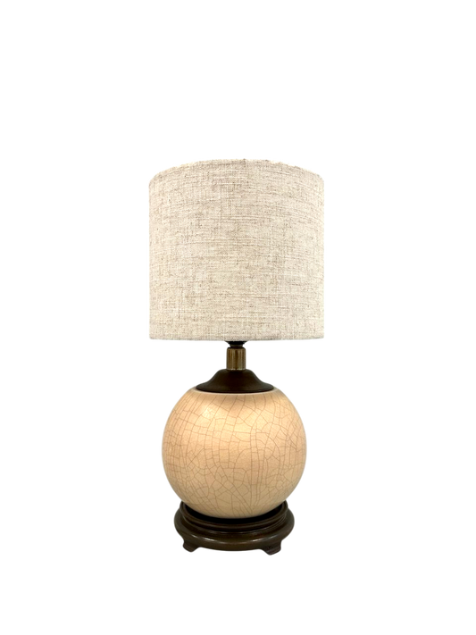 Rounded base beige lamp