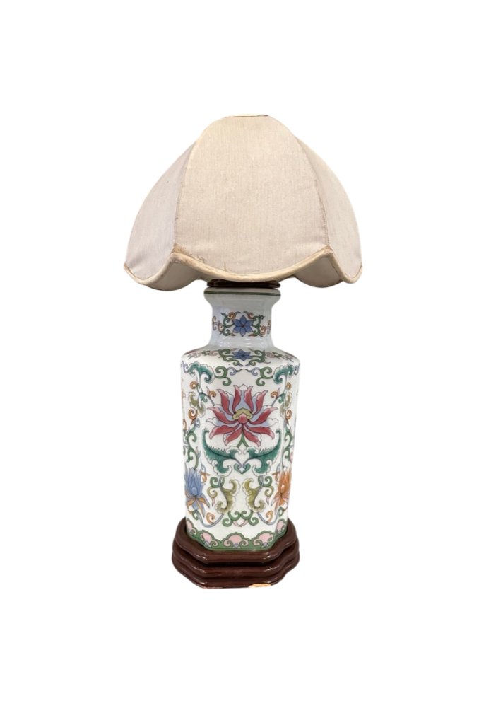 Flower pattern porcelain lamp