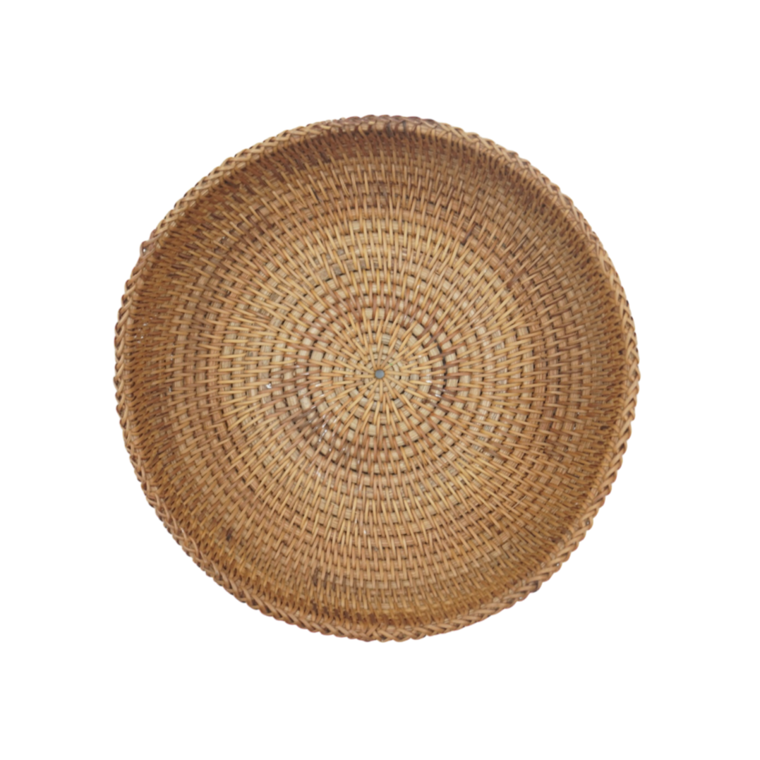 Round woven basket