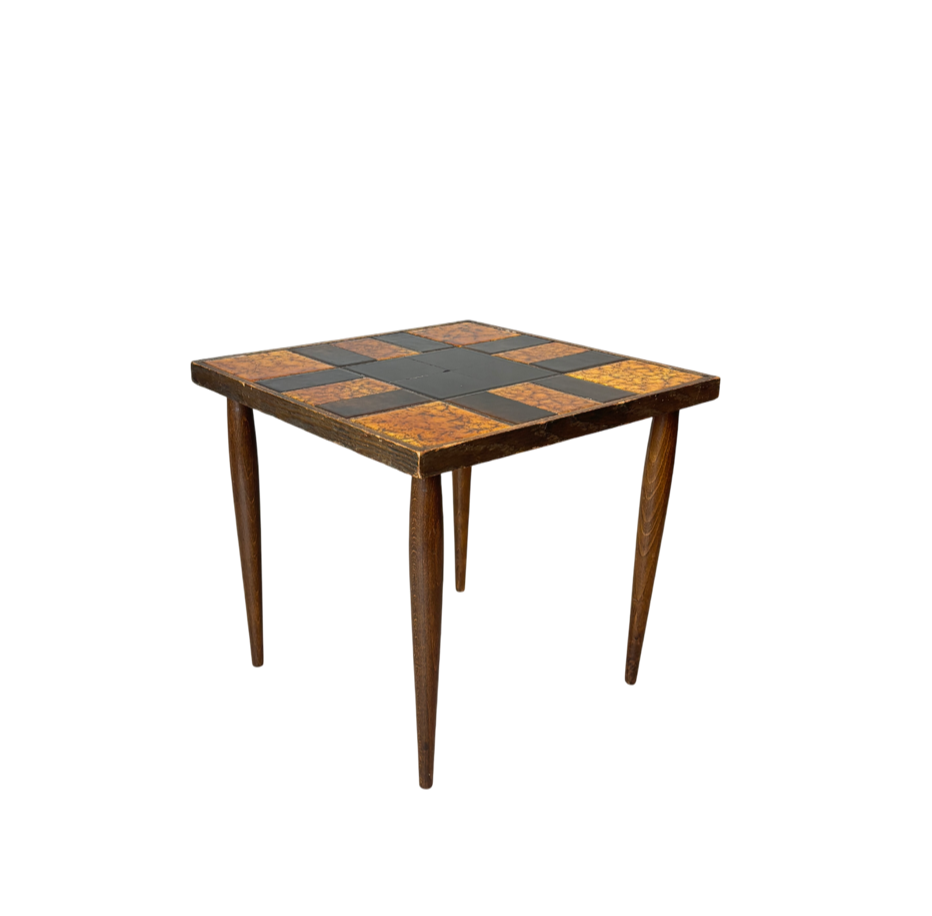 Checkered sidetable