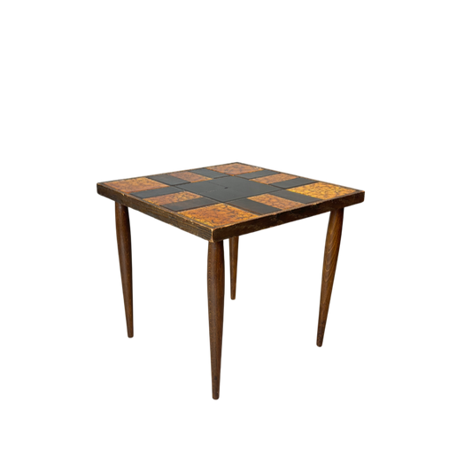 Checkered sidetable